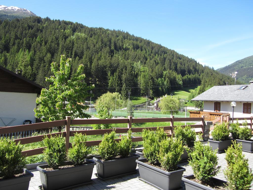 Appartamento Casa Grazia Isolaccia Esterno foto