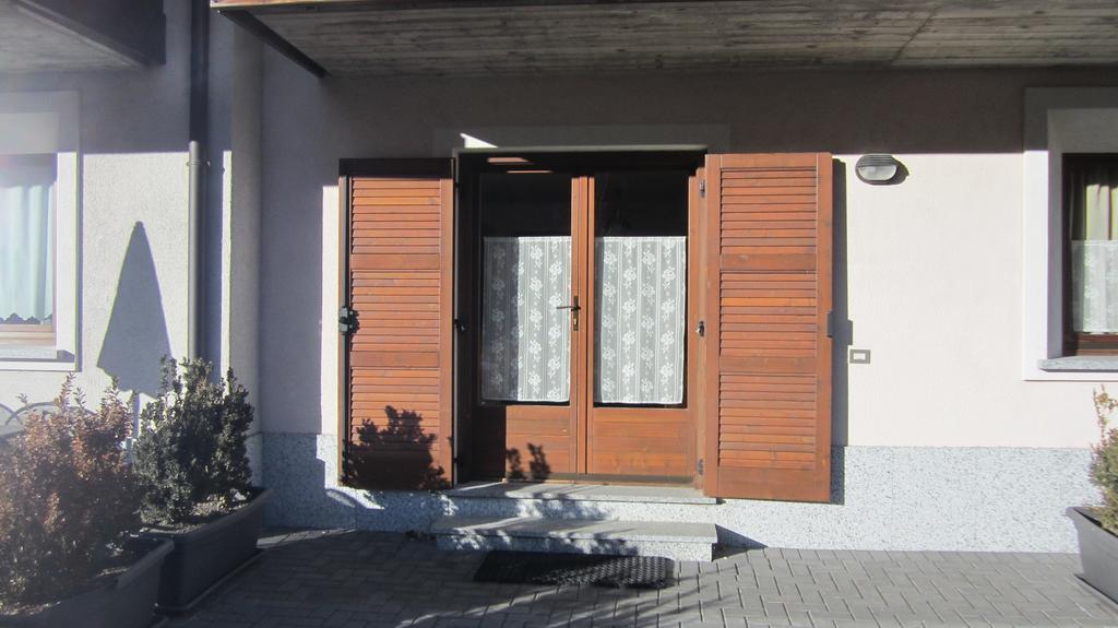 Appartamento Casa Grazia Isolaccia Esterno foto