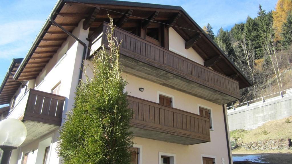 Appartamento Casa Grazia Isolaccia Esterno foto