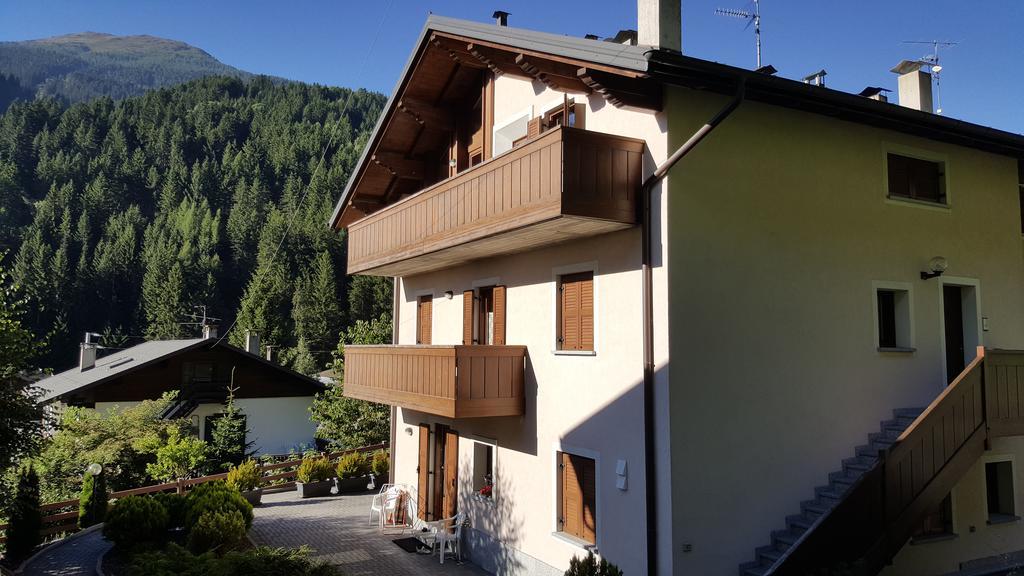 Appartamento Casa Grazia Isolaccia Esterno foto